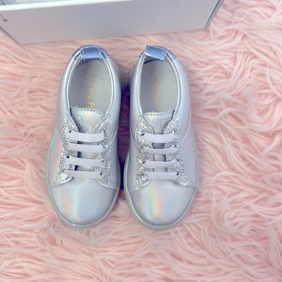 Feshly Picked Metallic Sneakers - Picture 1 of 7